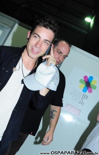 Celebridades desfilam no Oscar Fashion Days Festival 2012