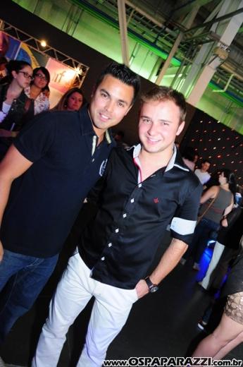 Celebridades desfilam no Oscar Fashion Days Festival 2012