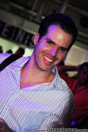 Celebridades desfilam no Oscar Fashion Days Festival 2012