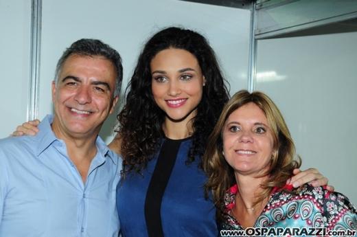 Celebridades desfilam no Oscar Fashion Days Festival 2012