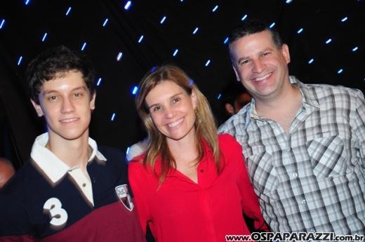 Celebridades desfilam no Oscar Fashion Days Festival 2012