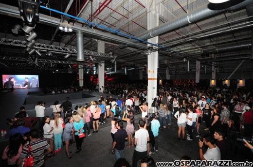 Celebridades desfilam no Oscar Fashion Days Festival 2012