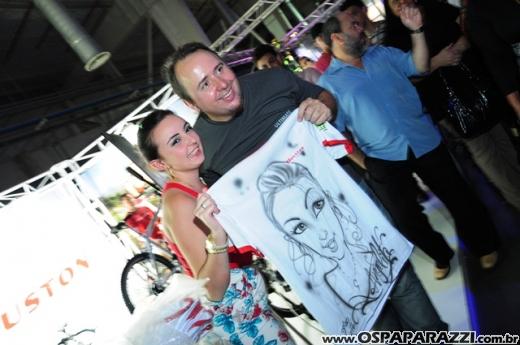 Celebridades desfilam no Oscar Fashion Days Festival 2012