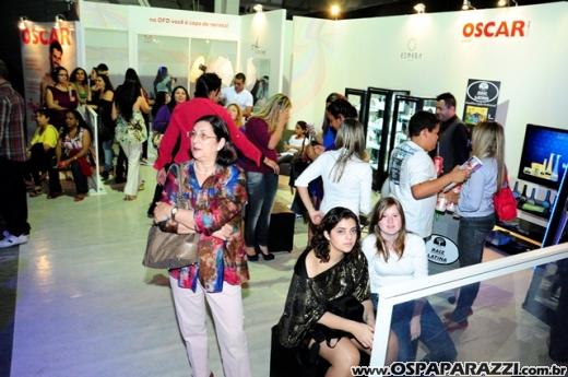 Celebridades desfilam no Oscar Fashion Days Festival 2012