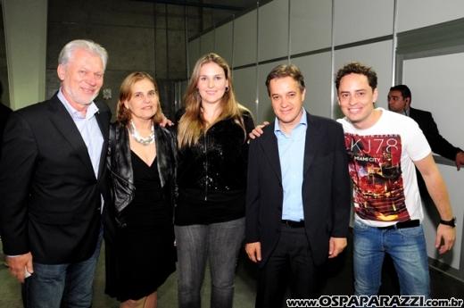 Celebridades desfilam no Oscar Fashion Days Festival 2012