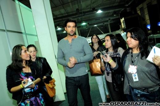 Celebridades desfilam no Oscar Fashion Days Festival 2012