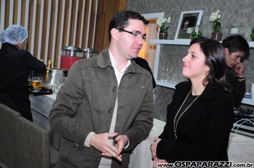 Noite de festa no lançamento do Celebrity Vila Ema