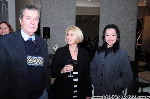 Noite de festa no lançamento do Celebrity Vila Ema