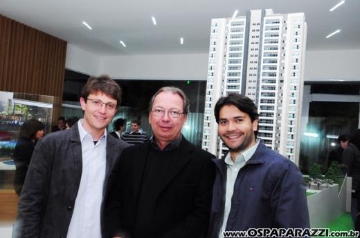 Noite de festa no lançamento do Celebrity Vila Ema