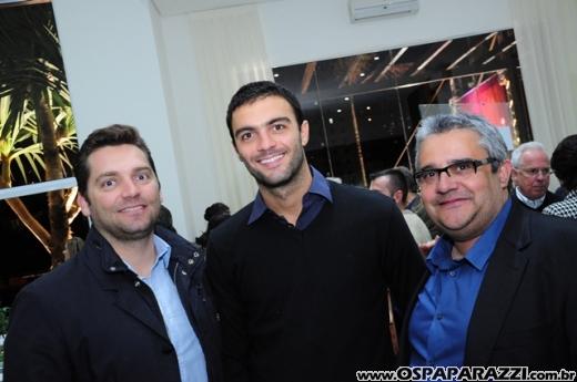 Noite de festa no lançamento do Celebrity Vila Ema