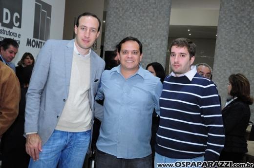 Noite de festa no lançamento do Celebrity Vila Ema