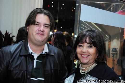 Noite de festa no lançamento do Celebrity Vila Ema