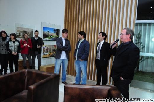 Noite de festa no lançamento do Celebrity Vila Ema