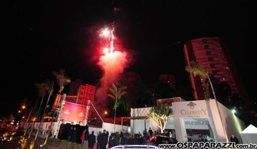 Noite de festa no lançamento do Celebrity Vila Ema