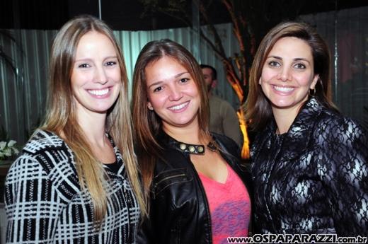 Noite de festa no lançamento do Celebrity Vila Ema
