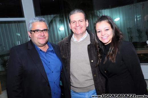 Noite de festa no lançamento do Celebrity Vila Ema