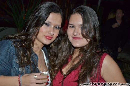 Aniversário de Dodô Minas com balada retrô na Cenário