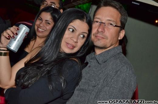 Aniversário de Dodô Minas com balada retrô na Cenário