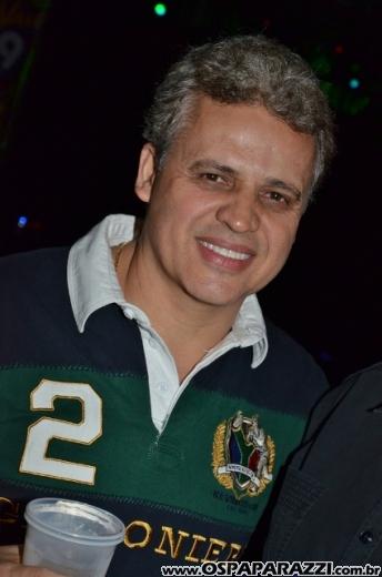 Aniversário de Dodô Minas com balada retrô na Cenário