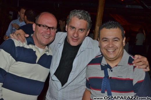 Aniversário de Dodô Minas com balada retrô na Cenário
