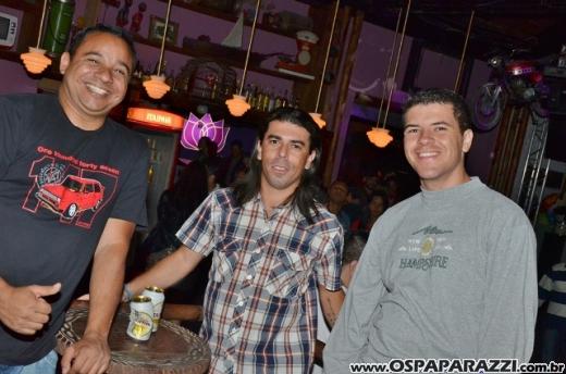 Aniversário de Dodô Minas com balada retrô na Cenário