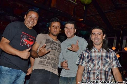 Aniversário de Dodô Minas com balada retrô na Cenário