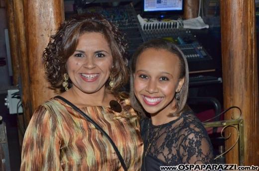 Aniversário de Dodô Minas com balada retrô na Cenário