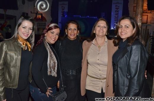 Aniversário de Dodô Minas com balada retrô na Cenário