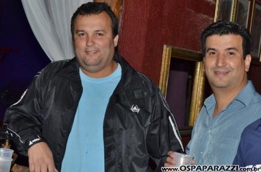 Aniversário de Dodô Minas com balada retrô na Cenário