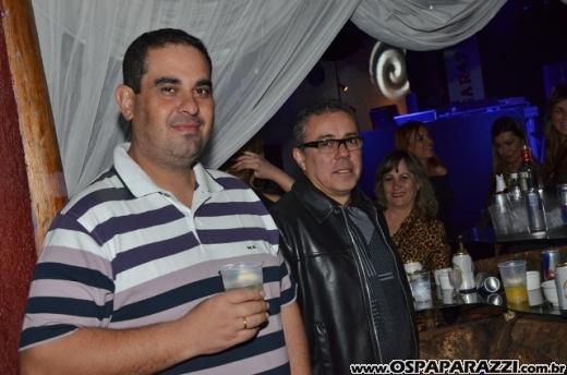 Aniversário de Dodô Minas com balada retrô na Cenário