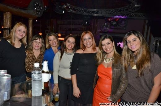 Aniversário de Dodô Minas com balada retrô na Cenário