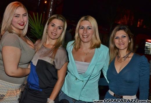 Aniversário de Dodô Minas com balada retrô na Cenário