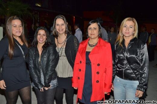 Aniversário de Dodô Minas com balada retrô na Cenário