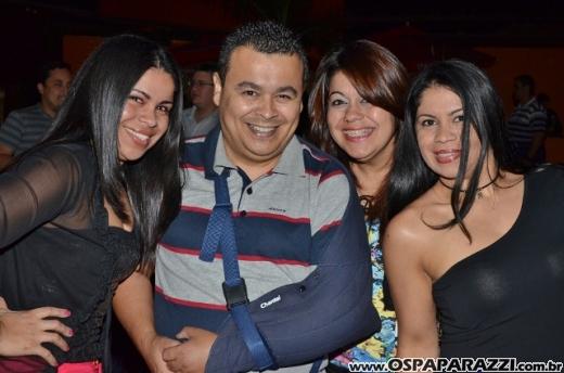 Aniversário de Dodô Minas com balada retrô na Cenário