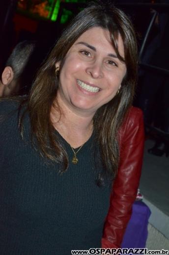 Aniversário de Dodô Minas com balada retrô na Cenário