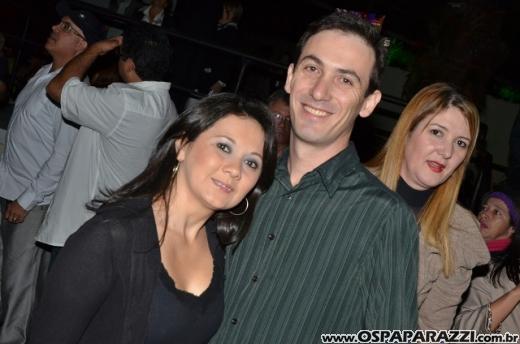 Aniversário de Dodô Minas com balada retrô na Cenário