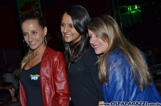 Aniversário de Dodô Minas com balada retrô na Cenário