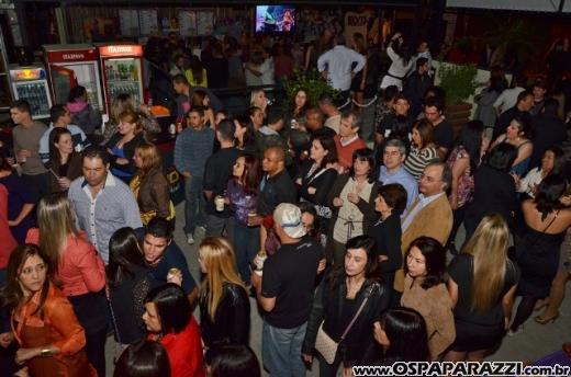 Aniversário de Dodô Minas com balada retrô na Cenário