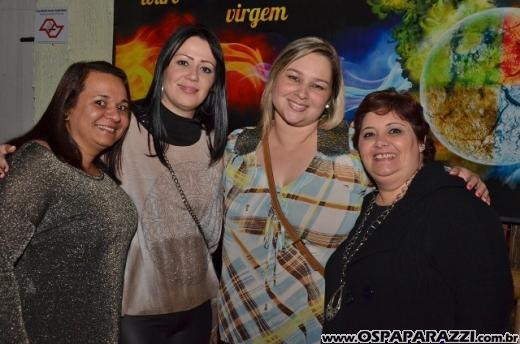 Aniversário de Dodô Minas com balada retrô na Cenário