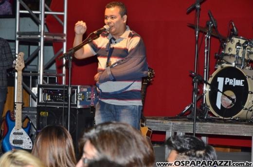 Aniversário de Dodô Minas com balada retrô na Cenário