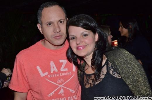 Aniversário de Dodô Minas com balada retrô na Cenário