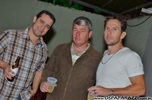 Aniversário de Dodô Minas com balada retrô na Cenário