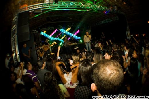 Marcos e Belutti fazem show na Fazenda Coléginho em Jacareí