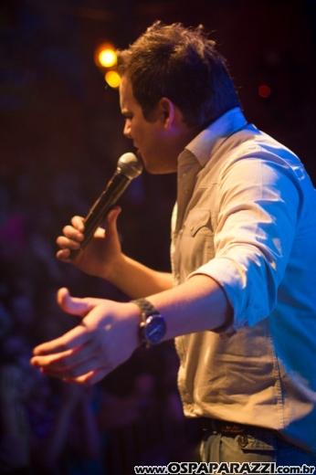 Marcos e Belutti fazem show na Fazenda Coléginho em Jacareí