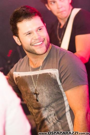 Marcos e Belutti fazem show na Fazenda Coléginho em Jacareí