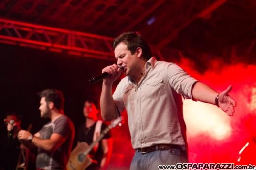 Marcos e Belutti fazem show na Fazenda Coléginho em Jacareí