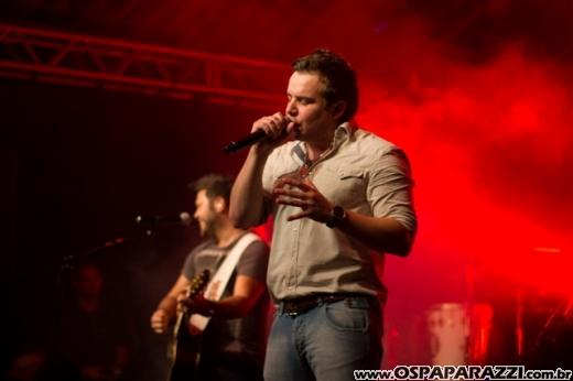 Marcos e Belutti fazem show na Fazenda Coléginho em Jacareí