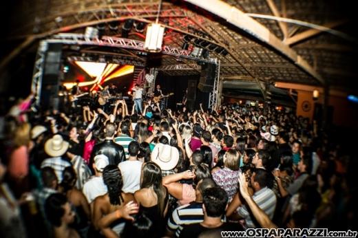 Marcos e Belutti fazem show na Fazenda Coléginho em Jacareí