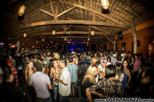 Marcos e Belutti fazem show na Fazenda Coléginho em Jacareí