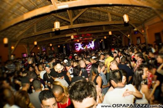 Marcos e Belutti fazem show na Fazenda Coléginho em Jacareí